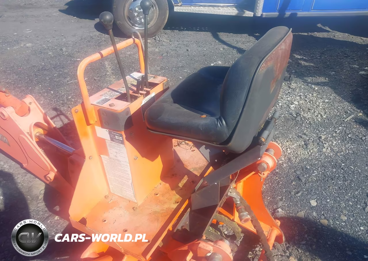 2006 Kubota L3130 VIN:00000000000056157 - 13