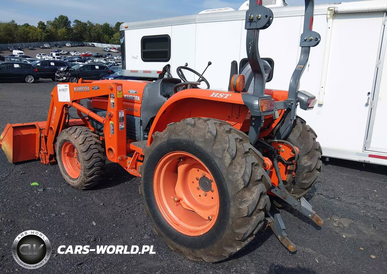 2006 Kubota L3130 VIN:00000000000056157 - 3
