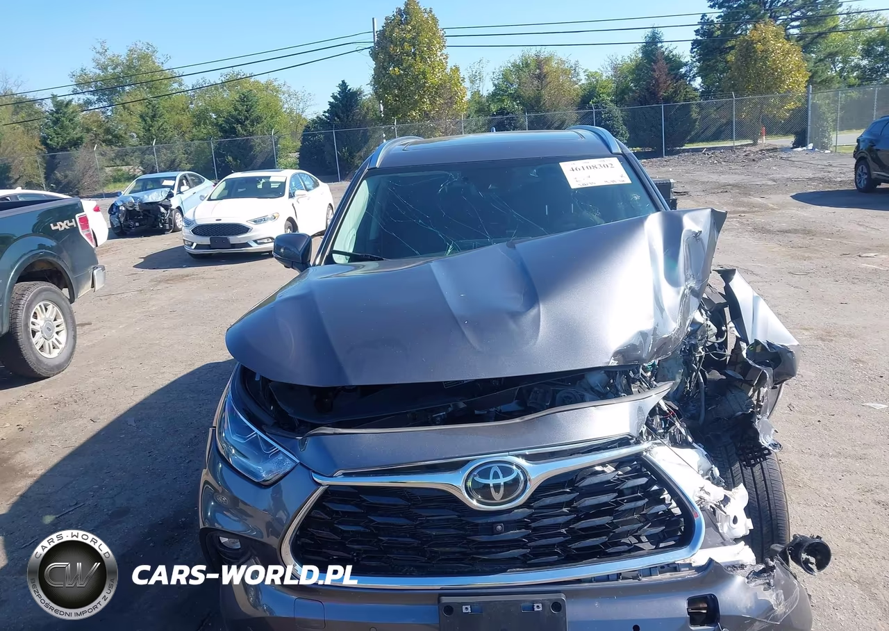 2025 Toyota Highlander Hybrid Platinum VIN:5TDEBRCH4SS657079 - 13