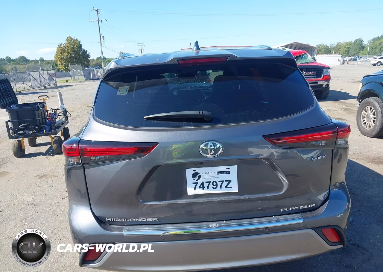 2025 Toyota Highlander Hybrid Platinum VIN:5TDEBRCH4SS657079 - 17