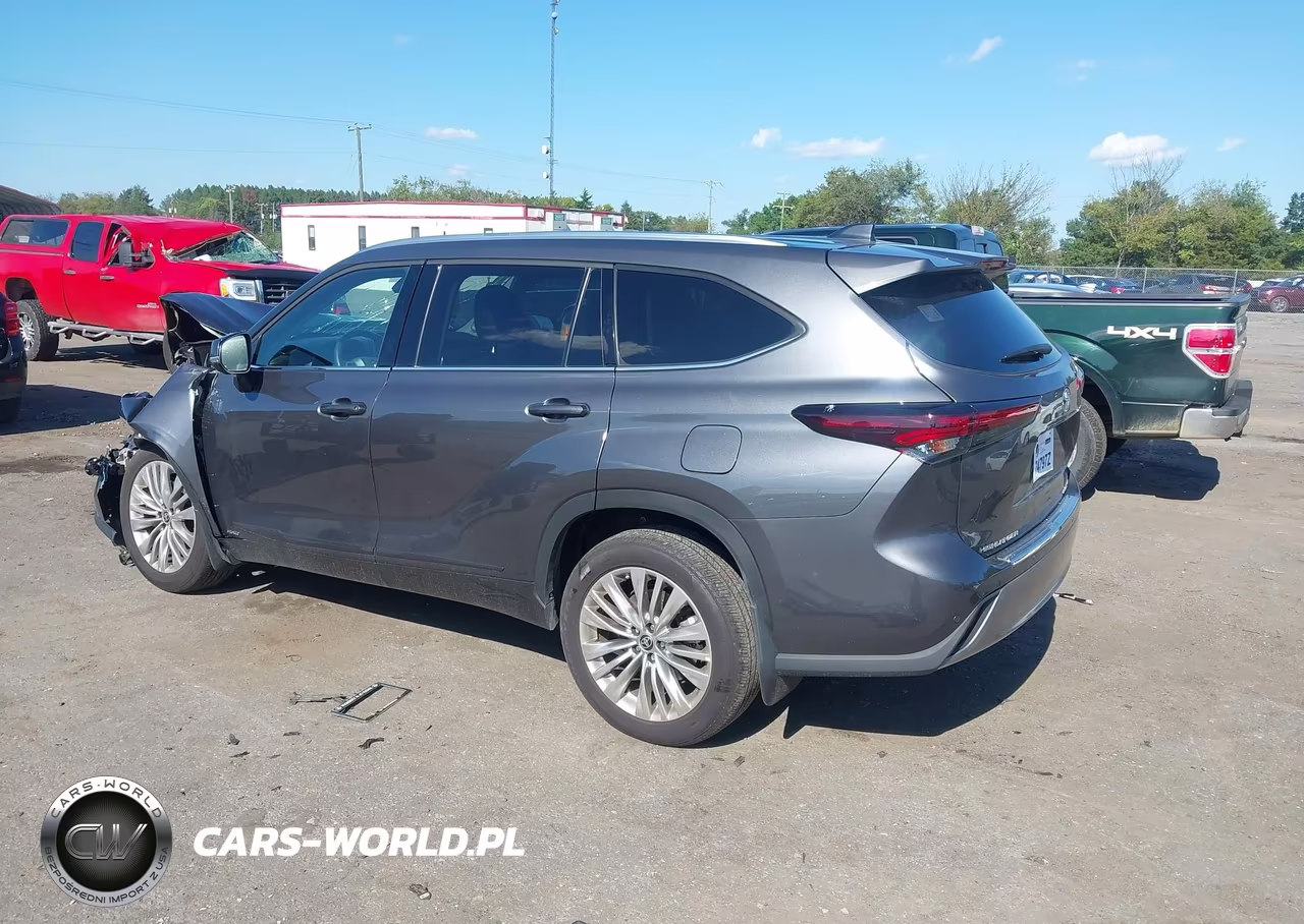 2025 Toyota Highlander Hybrid Platinum VIN:5TDEBRCH4SS657079 - 3