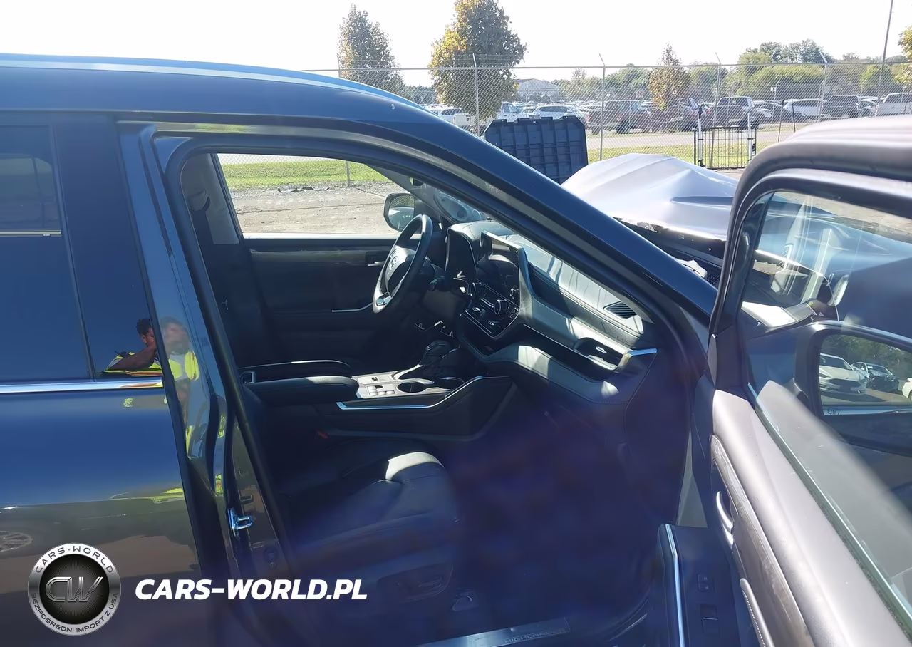 2025 Toyota Highlander Hybrid Platinum VIN:5TDEBRCH4SS657079 - 5