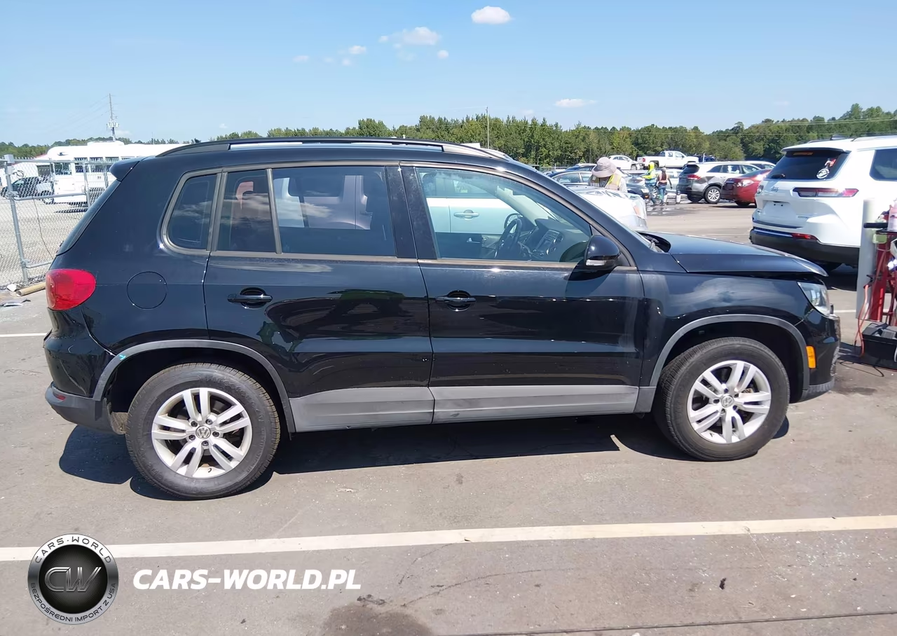 2016 Volkswagen Tiguan S VIN:WVGAV7AX1GW597365 - 13