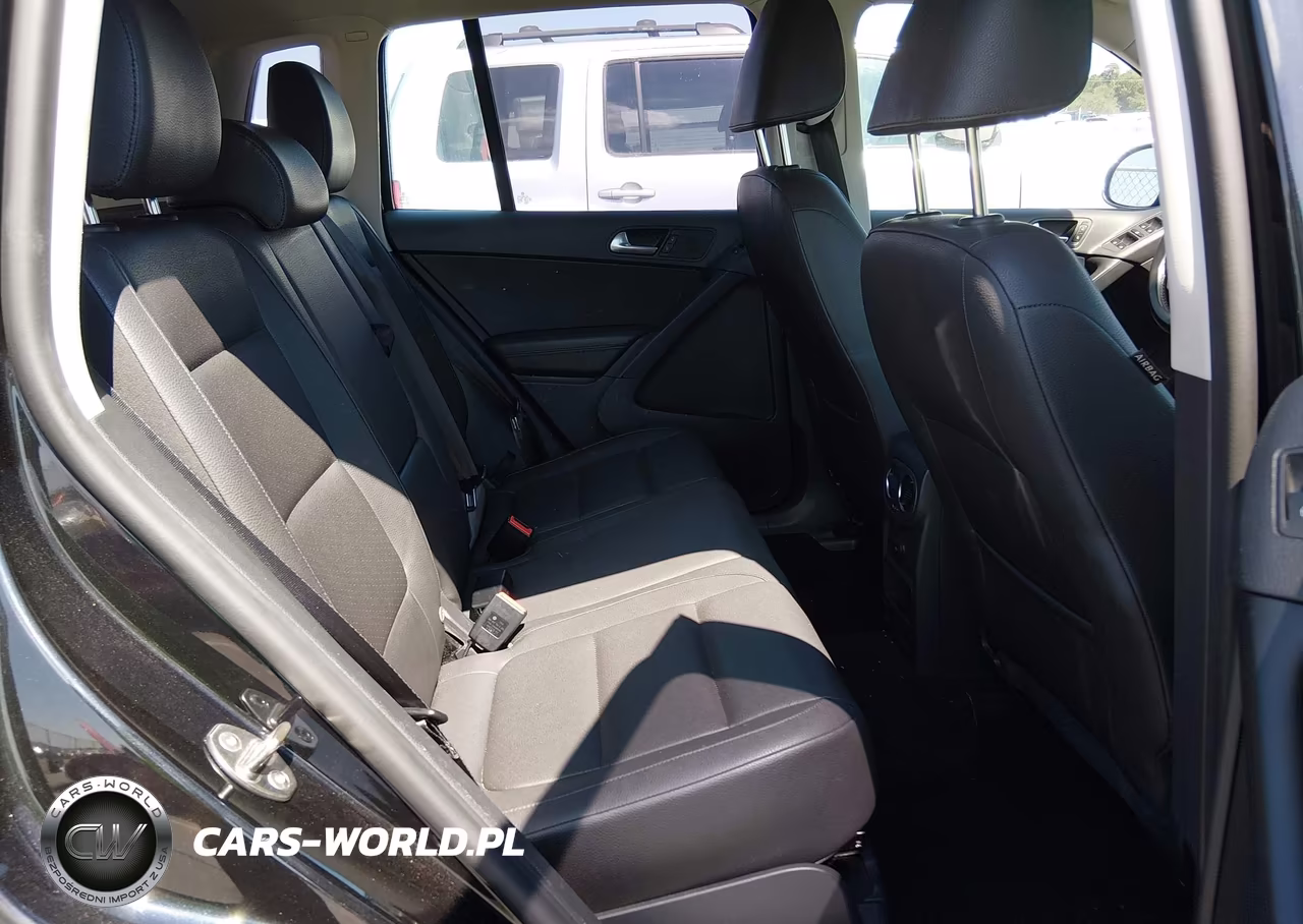 2016 Volkswagen Tiguan S VIN:WVGAV7AX1GW597365 - 8
