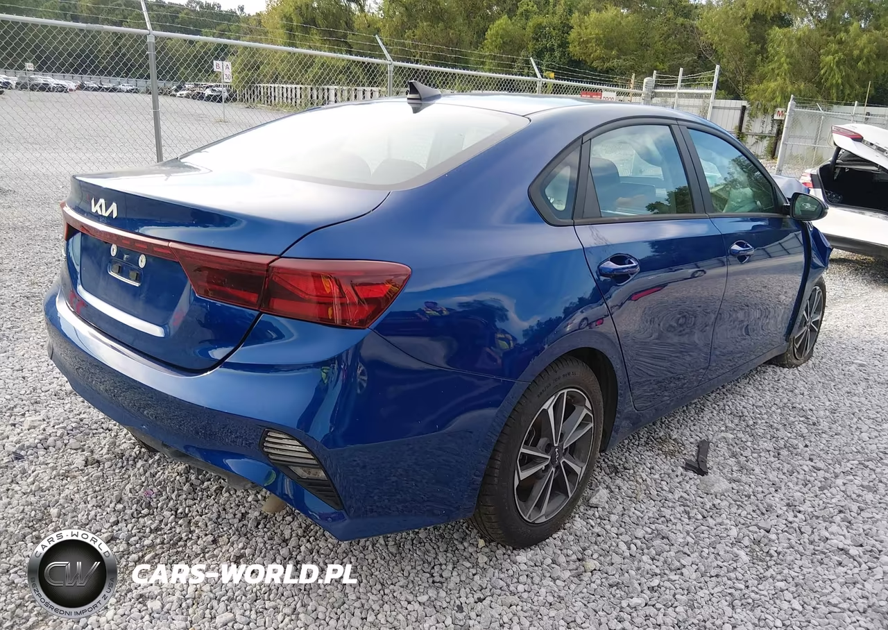 2024 Kia Forte Lxs VIN:3KPF24AD0RE717743 - 4