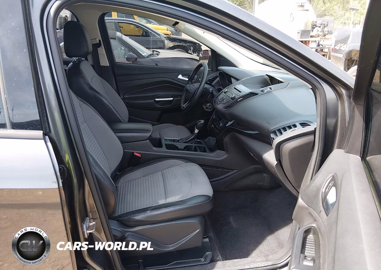 2017 Ford Escape Se VIN:1FMCU0GD8HUC31013 - 5