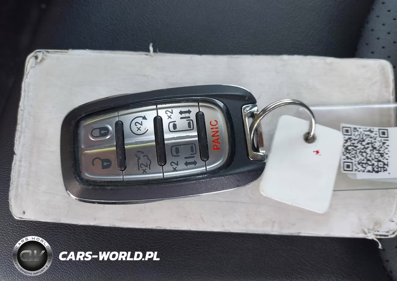 2024 Chrysler Pacifica Hybrid Select VIN:2C4RC1S74RR177863 - 11