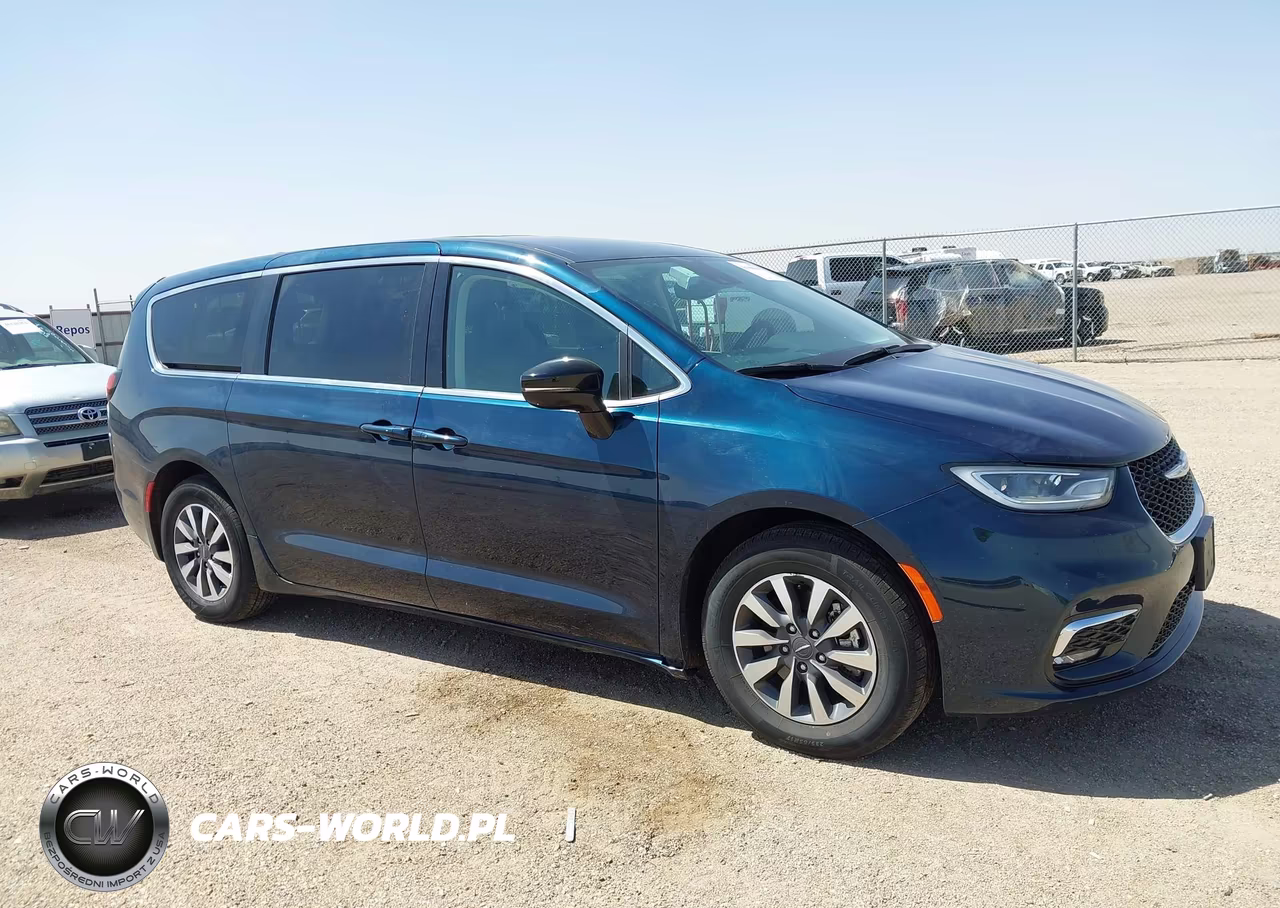 2024 Chrysler Pacifica Hybrid Select VIN:2C4RC1S74RR177863 - 13