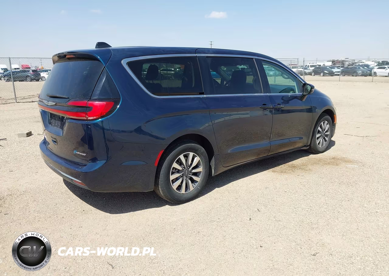 2024 Chrysler Pacifica Hybrid Select VIN:2C4RC1S74RR177863 - 4