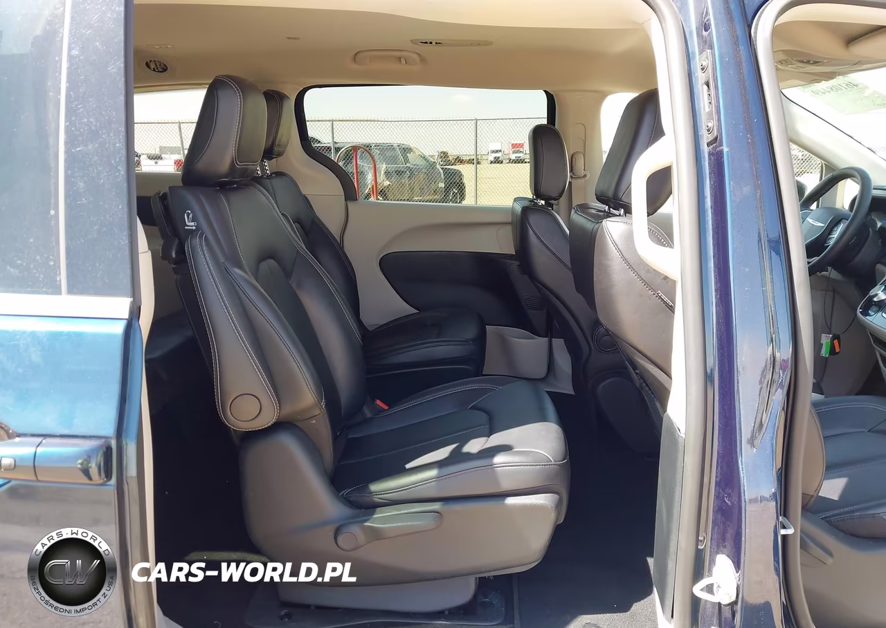 2024 Chrysler Pacifica Hybrid Select VIN:2C4RC1S74RR177863 - 8