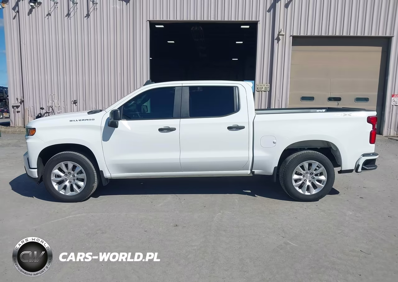 2021 Chevrolet Silverado K1500 Custom VIN:3GCPYBEK7MG256263 - 14