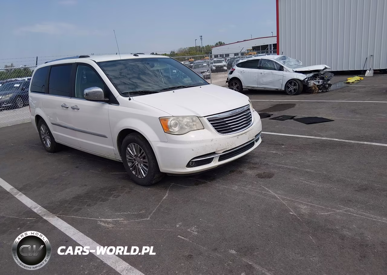 2011 Chrysler Town & Country Limited – zdjęcie 1 z 11