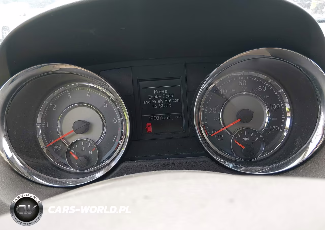 2011 Chrysler Town & Country Limited VIN:2A4RR6DG4BR656230 - 7