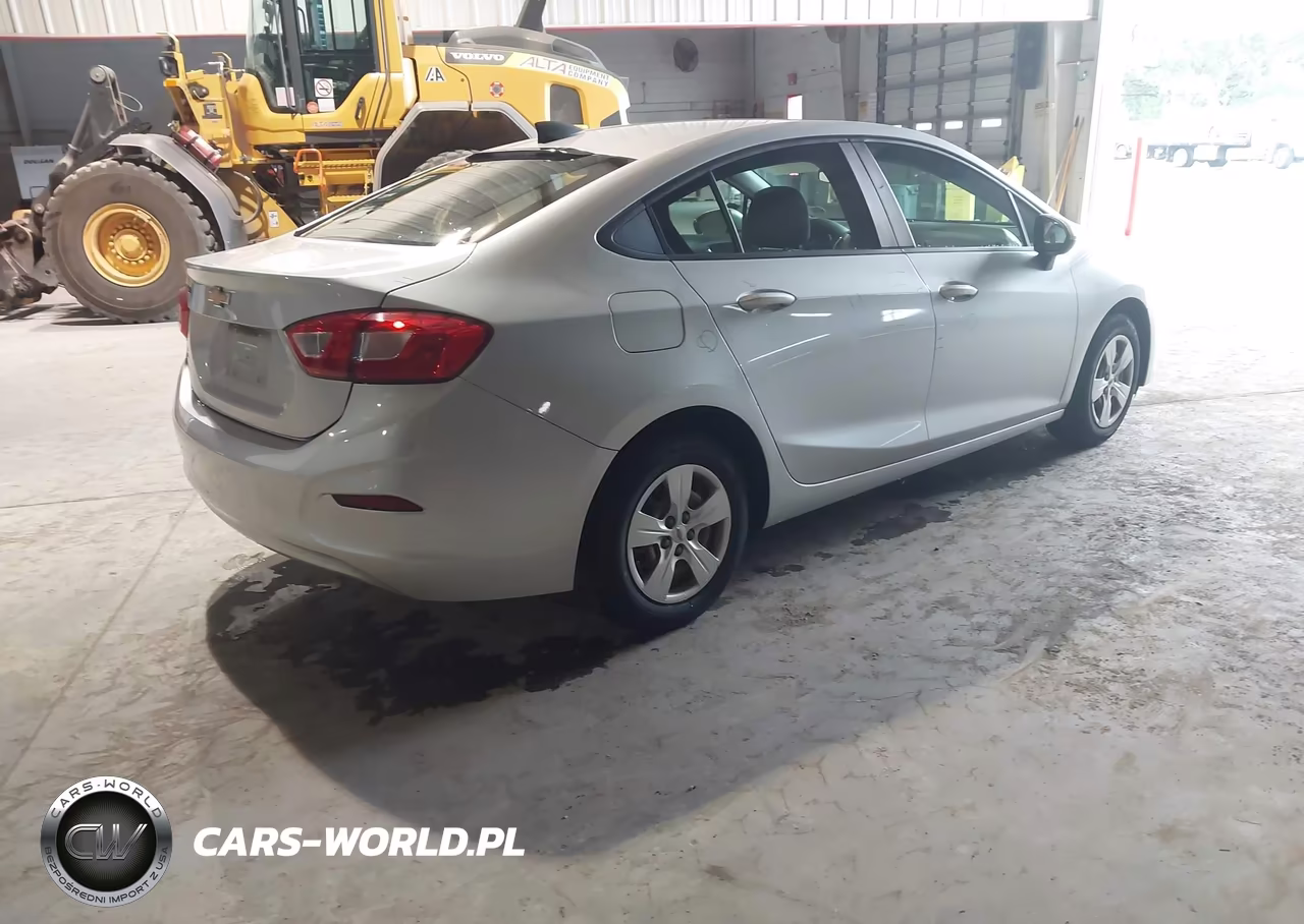 2018 Chevrolet Cruze Ls Auto VIN:1G1BC5SM8J7214975 - 4