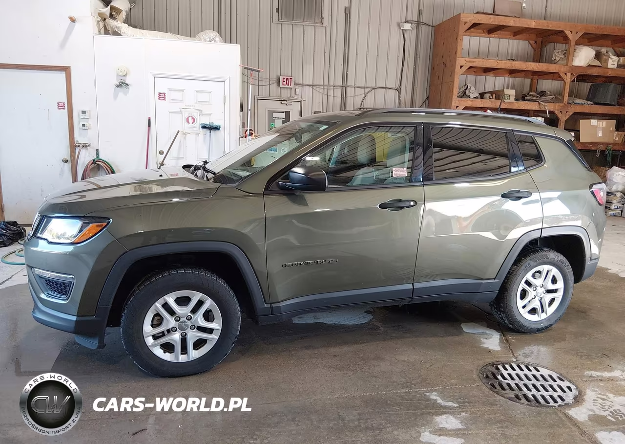 2018 Jeep Compass Sport 4X4 VIN:3C4NJDAB4JT392267 - 18