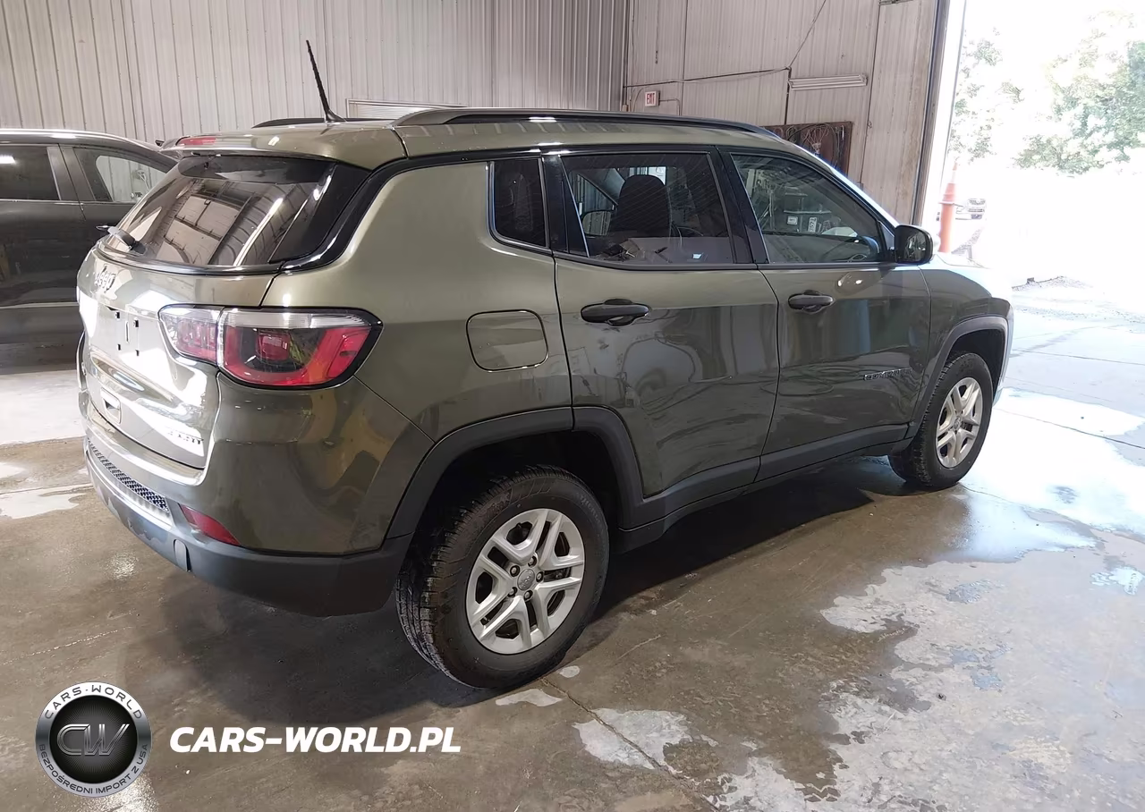 2018 Jeep Compass Sport 4X4 VIN:3C4NJDAB4JT392267 - 4