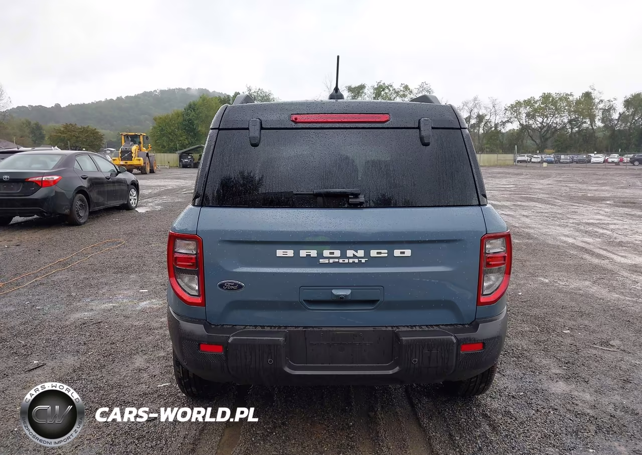 2025 Ford Bronco Sport Outer Banks VIN:3FMCR9CN5SRF71349 - 17