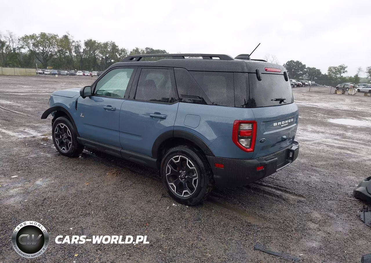 2025 Ford Bronco Sport Outer Banks VIN:3FMCR9CN5SRF71349 - 3