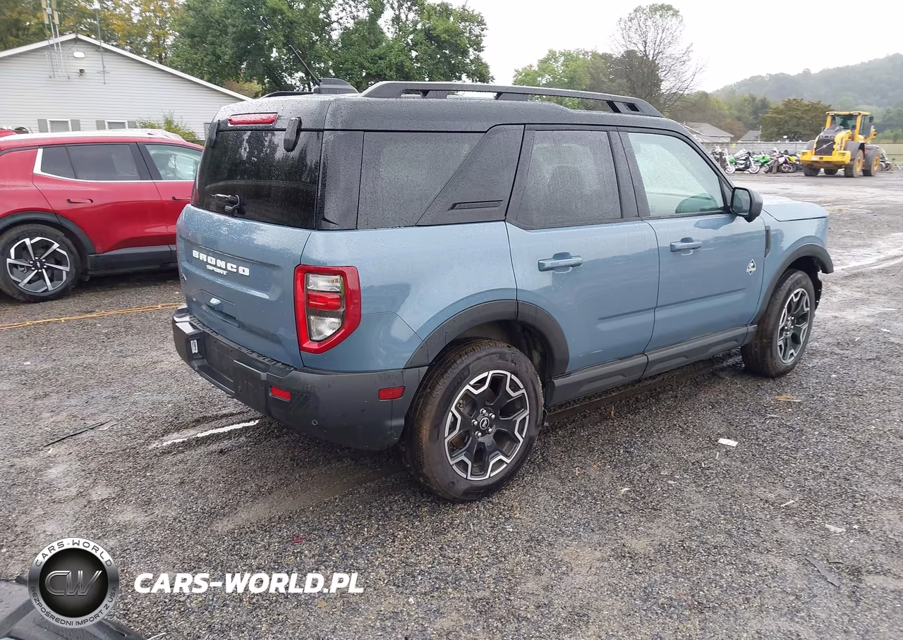 2025 Ford Bronco Sport Outer Banks VIN:3FMCR9CN5SRF71349 - 4