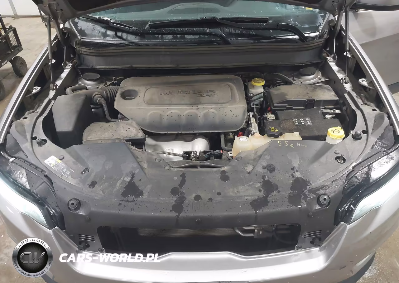 2019 Jeep Cherokee Latitude 4X4 VIN:1C4PJMCBXKD288170 - 10