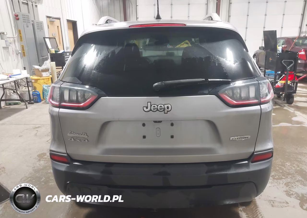 2019 Jeep Cherokee Latitude 4X4 VIN:1C4PJMCBXKD288170 - 16