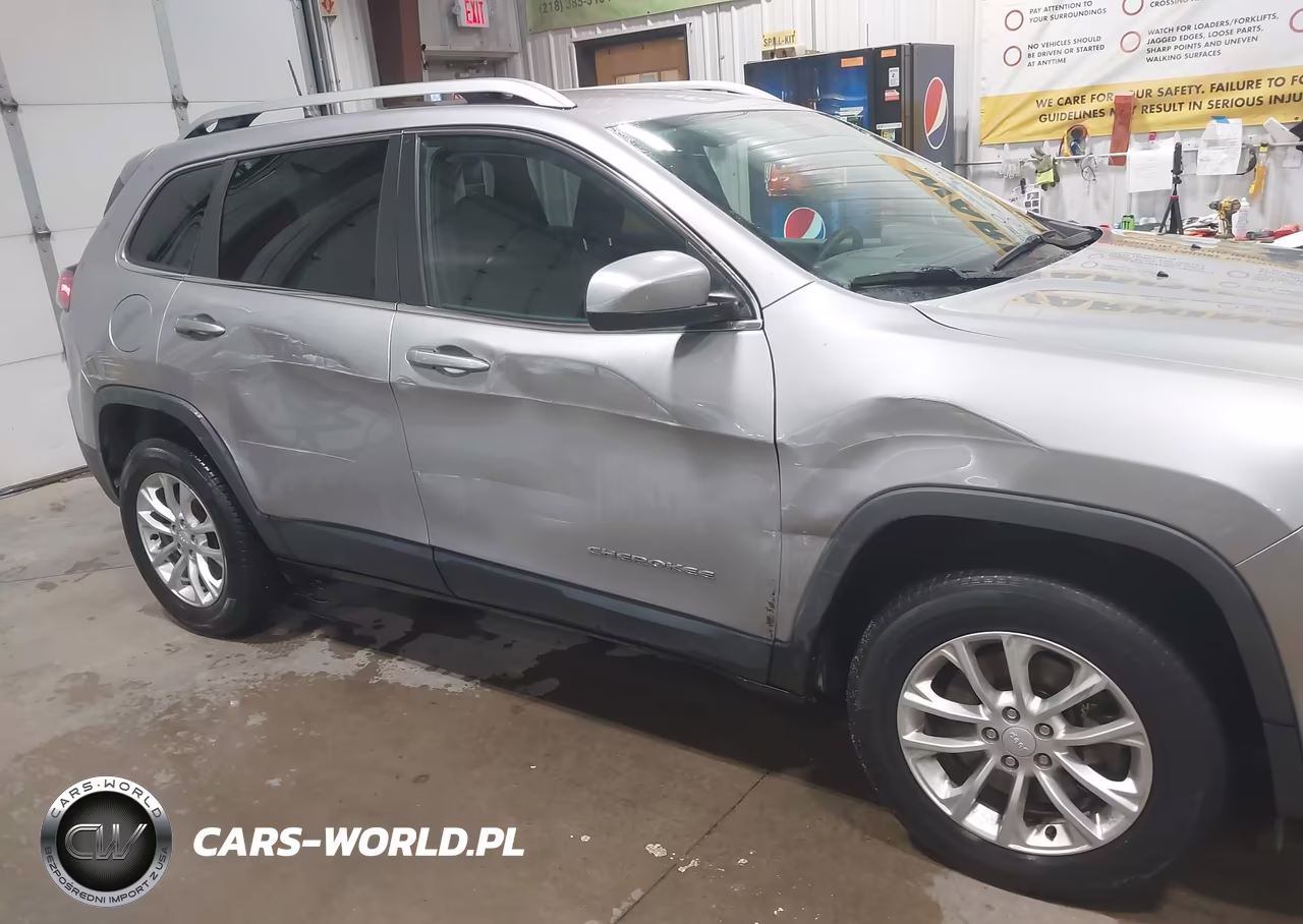 2019 Jeep Cherokee Latitude 4X4 VIN:1C4PJMCBXKD288170 - 6