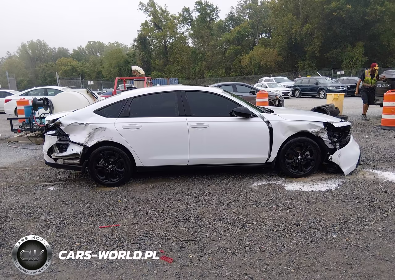 2025 Honda Accord Se VIN:1HGCY1F49SA086638 - 13