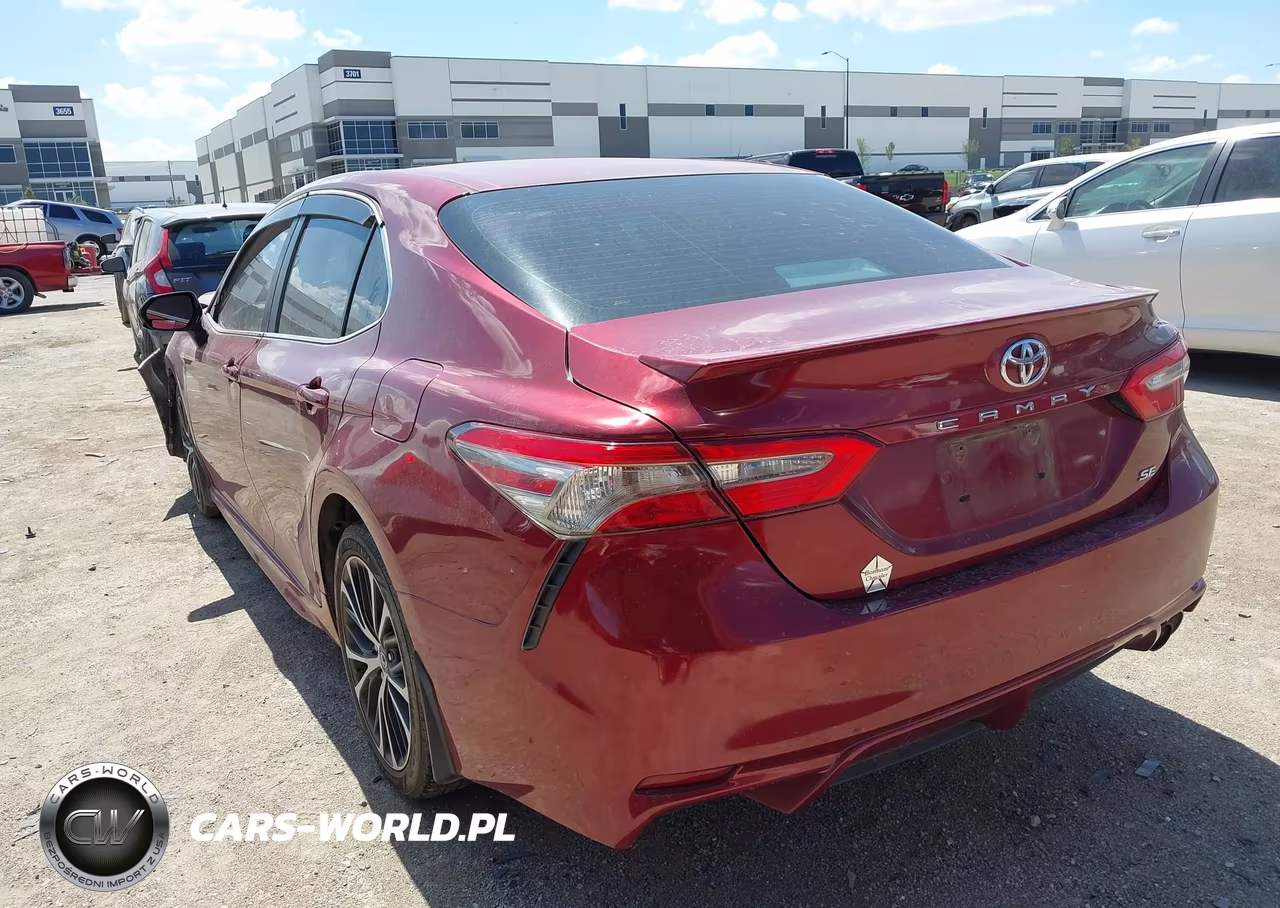 2018 Toyota Camry Se VIN:4T1B11HK2JU660726 - 3