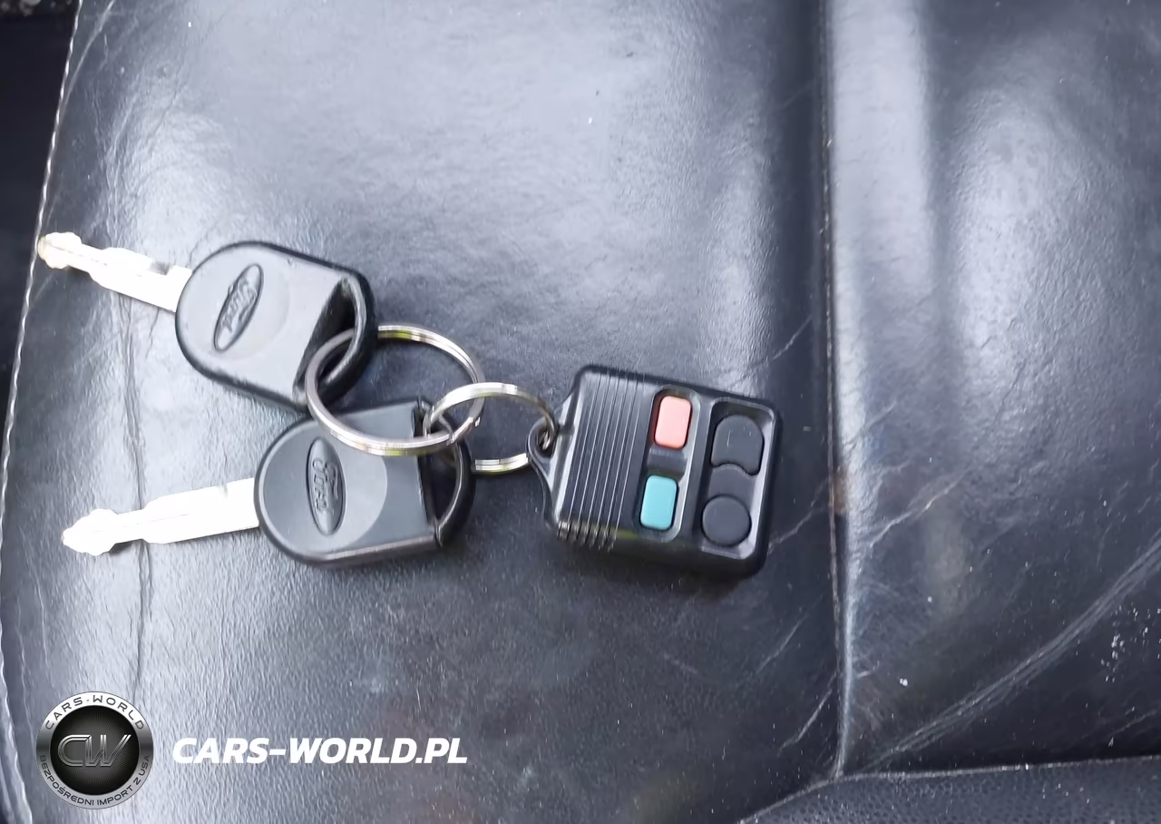 2008 Ford Focus Se-Ses VIN:1FAHP35N78W133194 - 11