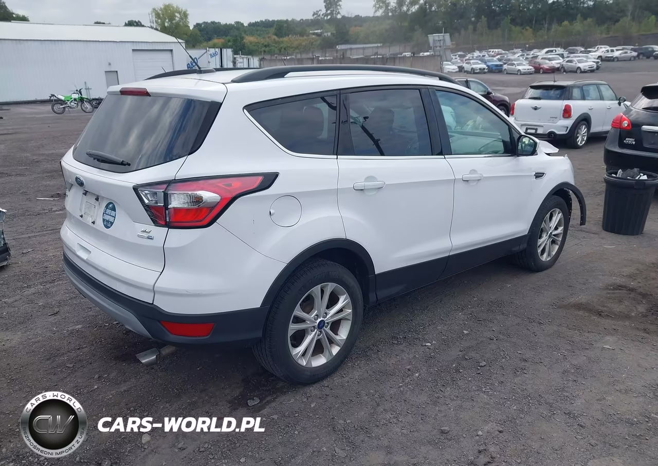2018 Ford Escape Se VIN:1FMCU9GD8JUA26849 - 4