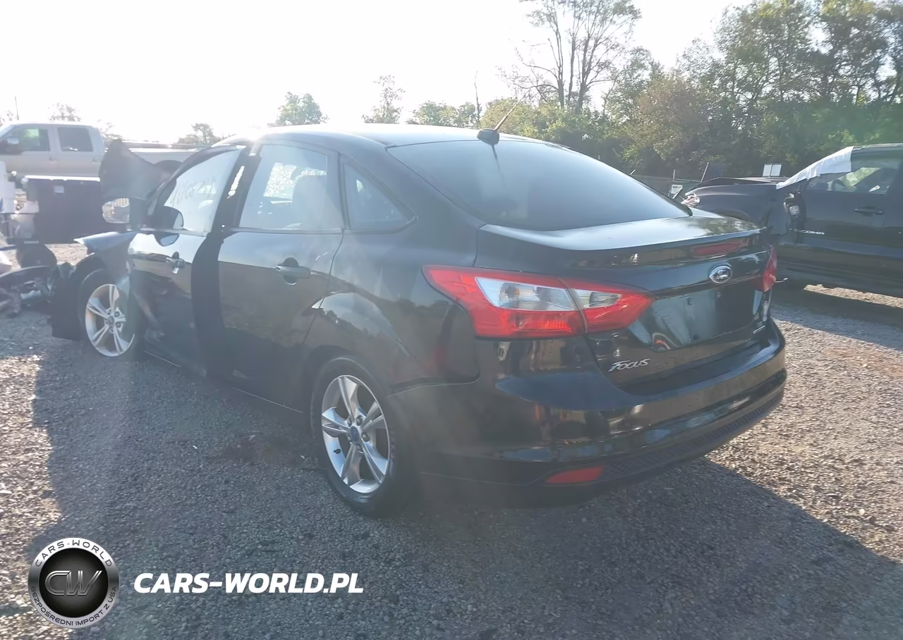 2014 Ford Focus Se VIN:1FADP3F21EL206155 - 3