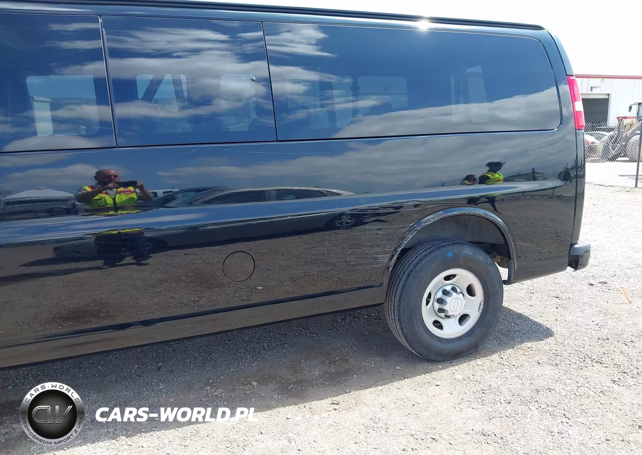 2019 Chevrolet Express 3500 Ls VIN:1GAZGNFG1K1323385 - 15