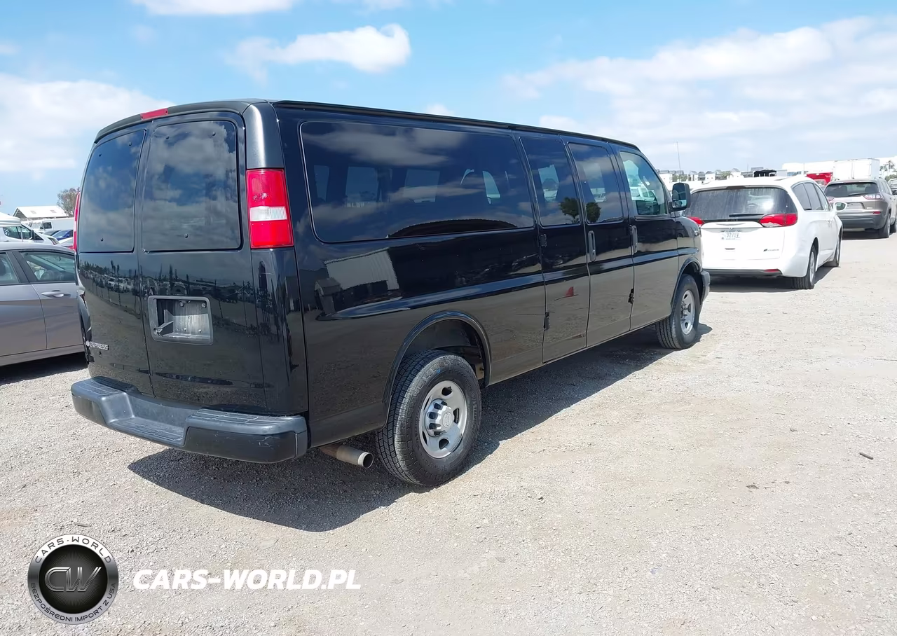 2019 Chevrolet Express 3500 Ls VIN:1GAZGNFG1K1323385 - 4