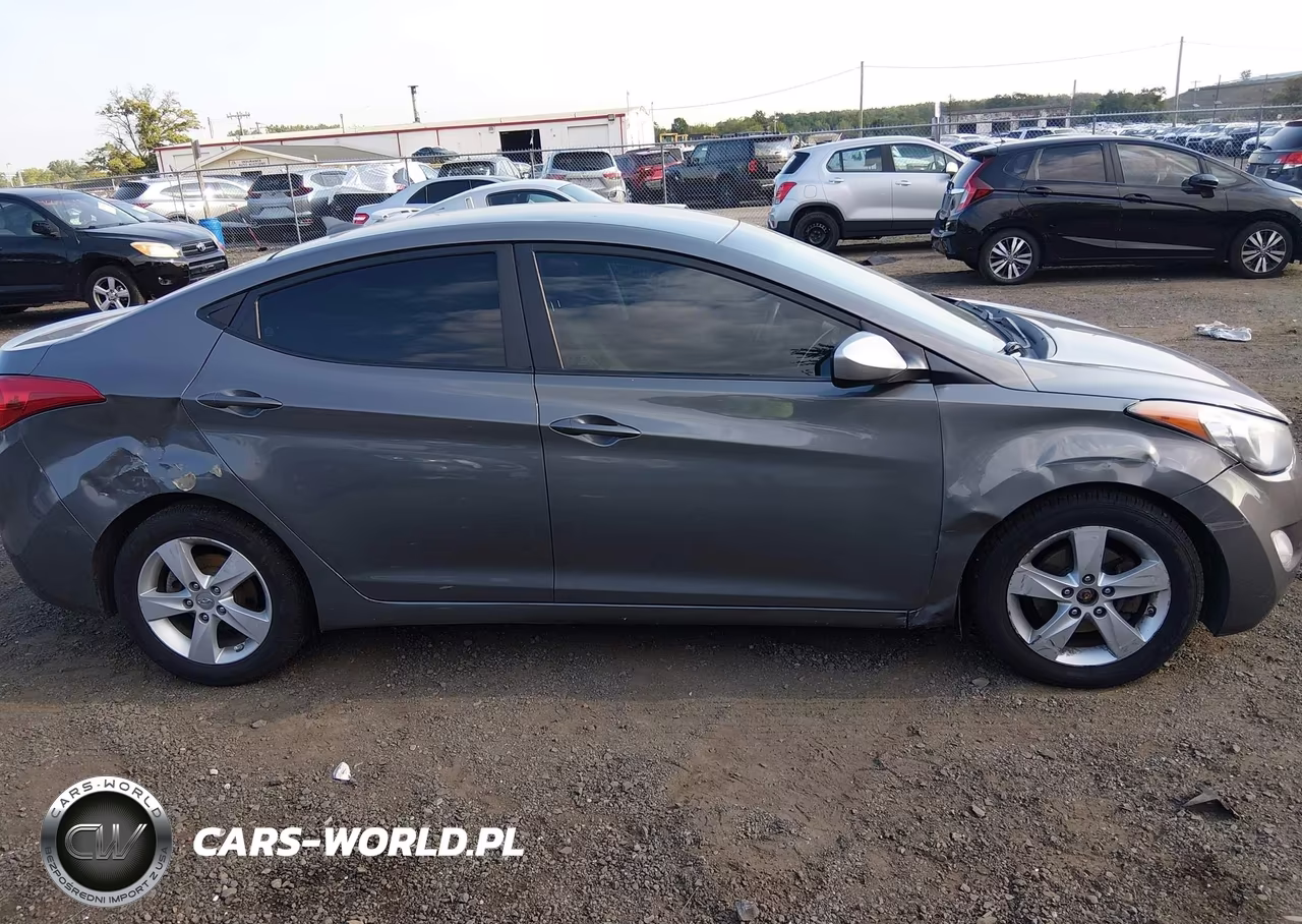 2013 Hyundai Elantra Gls VIN:5NPDH4AE7DH442374 - 13