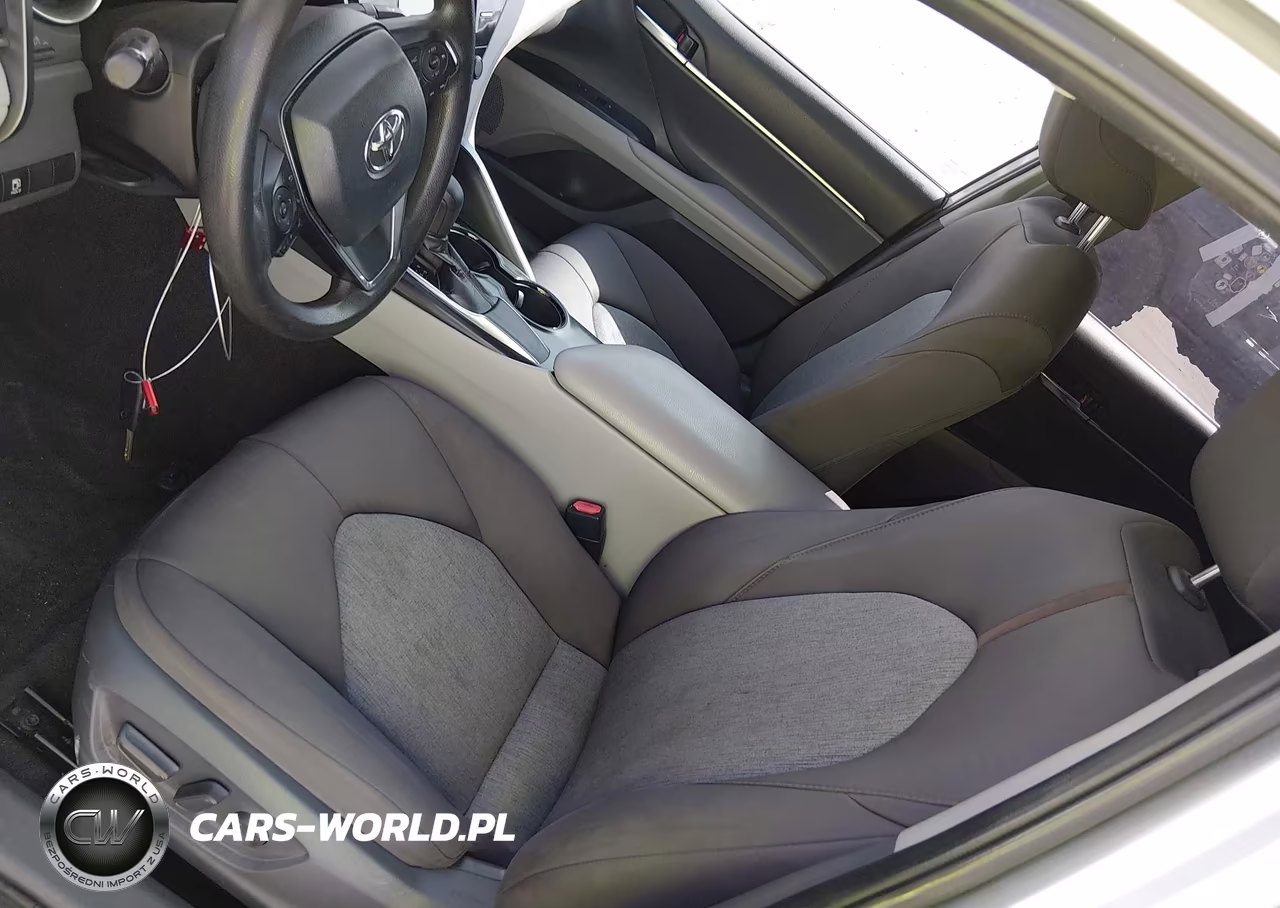 2019 Toyota Camry Le VIN:4T1B11HK9KU244058 - 21