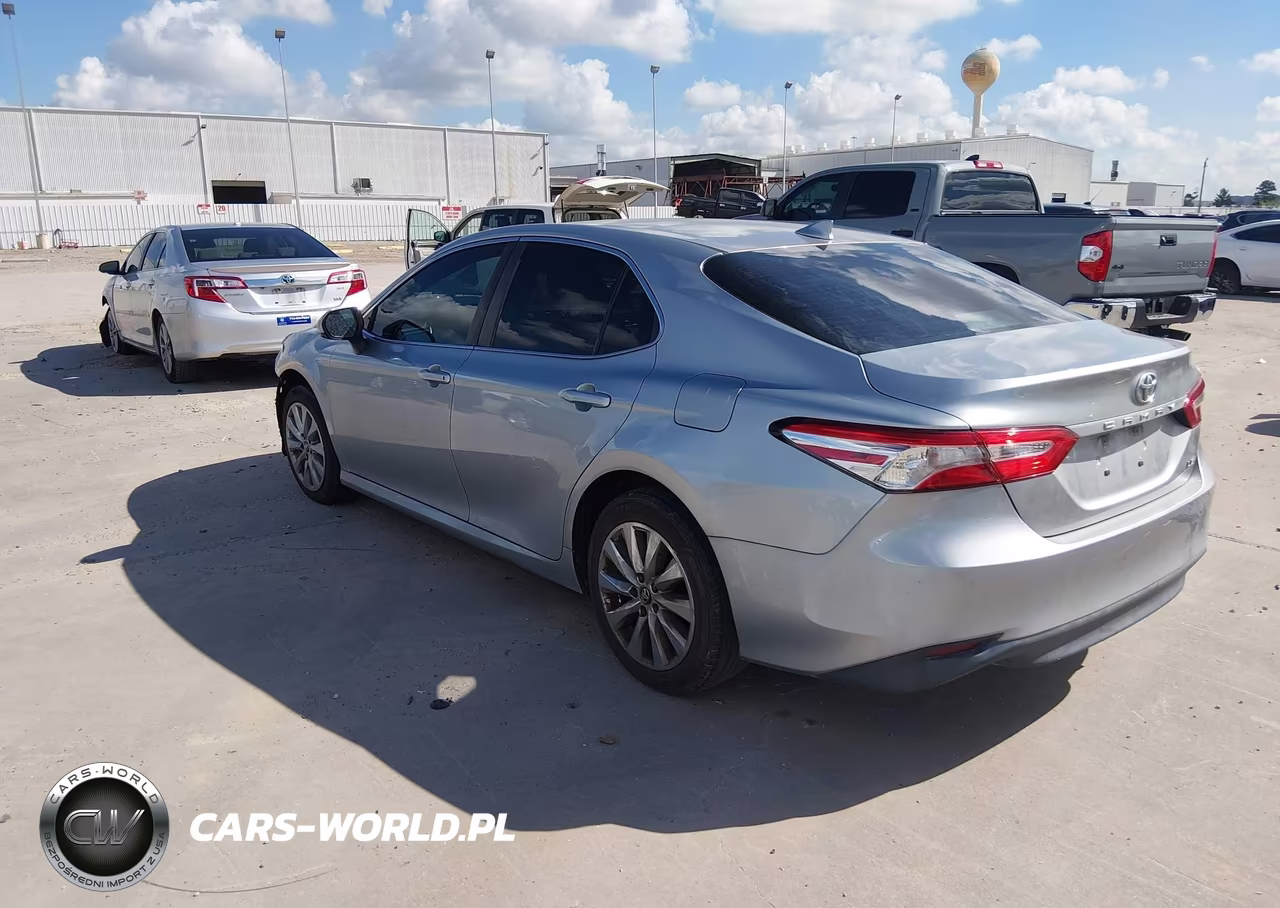 2019 Toyota Camry Le VIN:4T1B11HK9KU244058 - 3