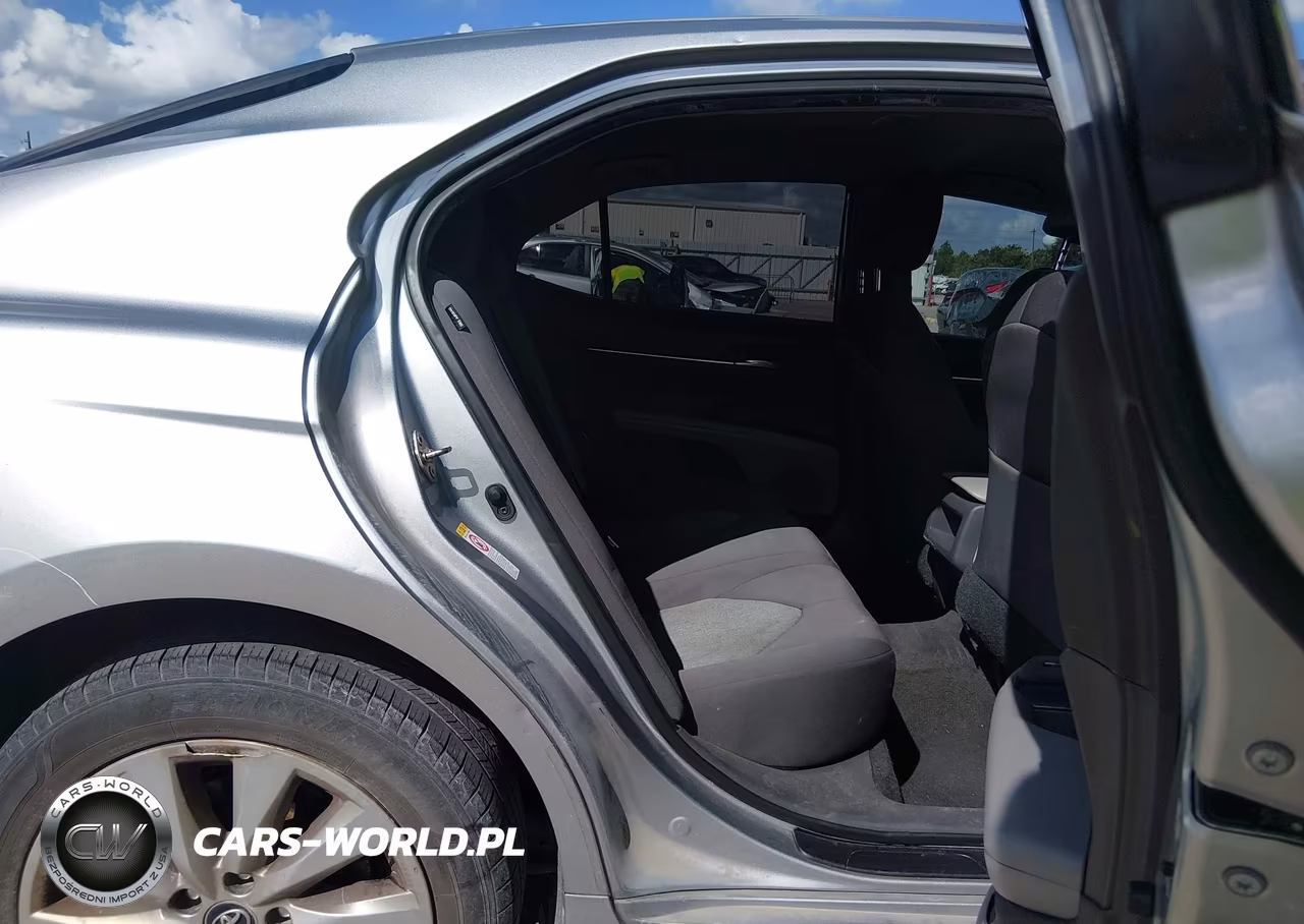 2019 Toyota Camry Le VIN:4T1B11HK9KU244058 - 8