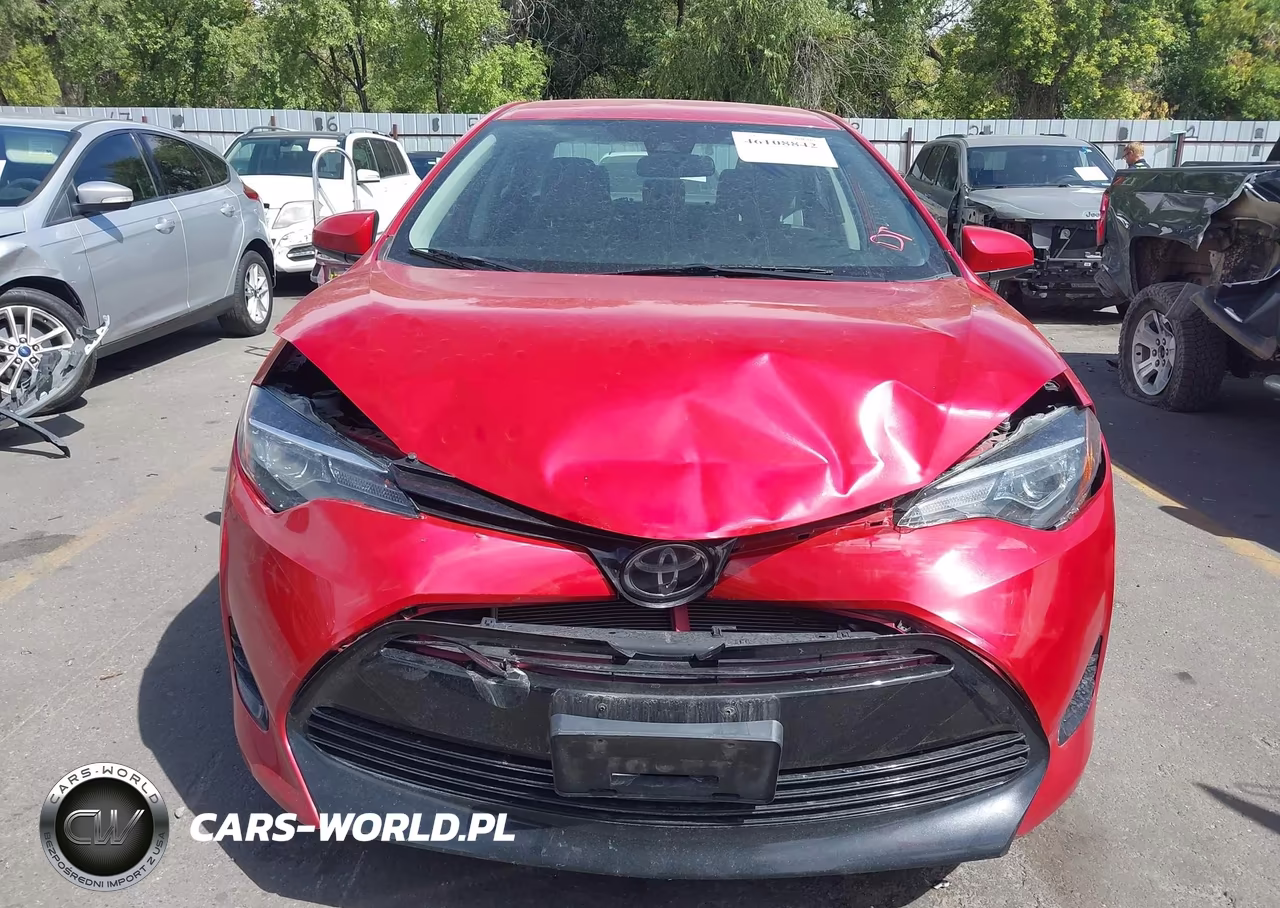 2018 Toyota Corolla Le VIN:2T1BURHE7JC119981 - 12