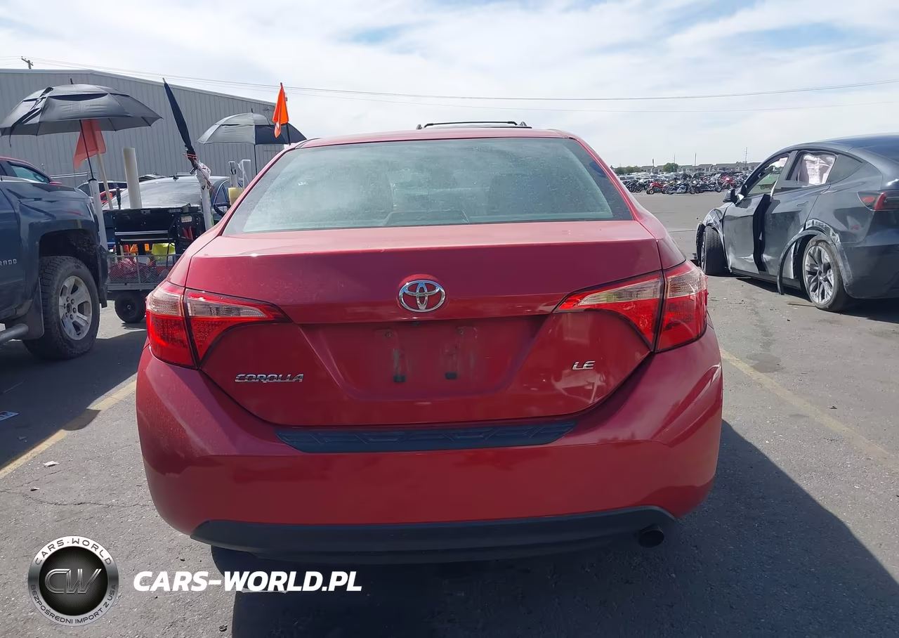 2018 Toyota Corolla Le VIN:2T1BURHE7JC119981 - 16