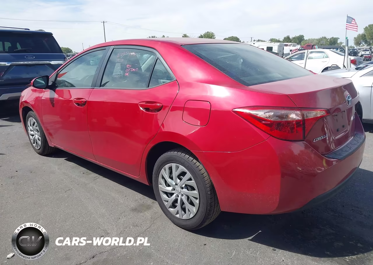 2018 Toyota Corolla Le VIN:2T1BURHE7JC119981 - 3
