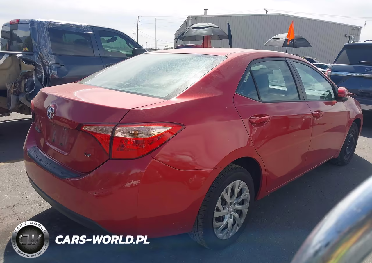 2018 Toyota Corolla Le VIN:2T1BURHE7JC119981 - 4