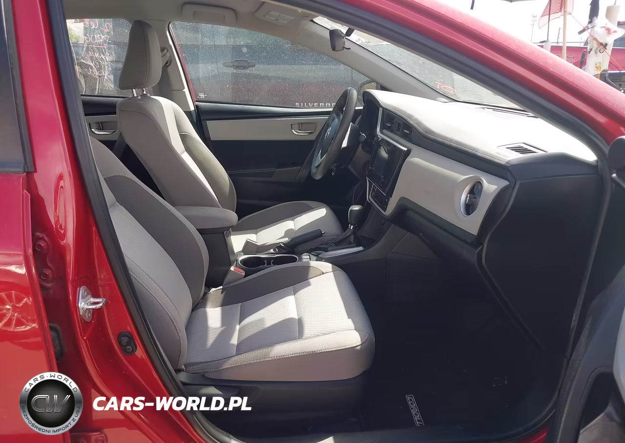 2018 Toyota Corolla Le VIN:2T1BURHE7JC119981 - 5