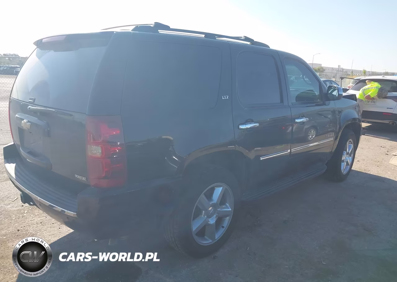 2011 Chevrolet Tahoe Ltz VIN:1GNSCCE05BR312587 - 4