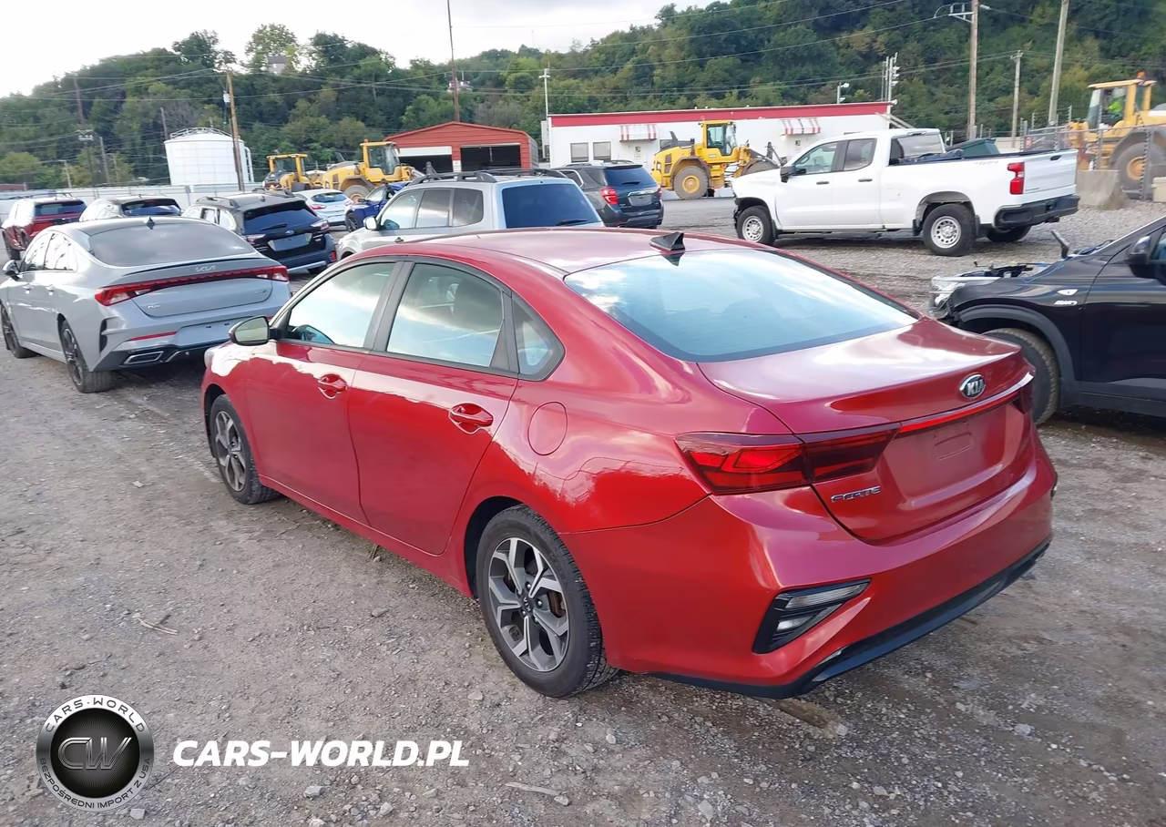 2021 Kia Forte Lxs VIN:3KPF24AD5ME286860 - 3