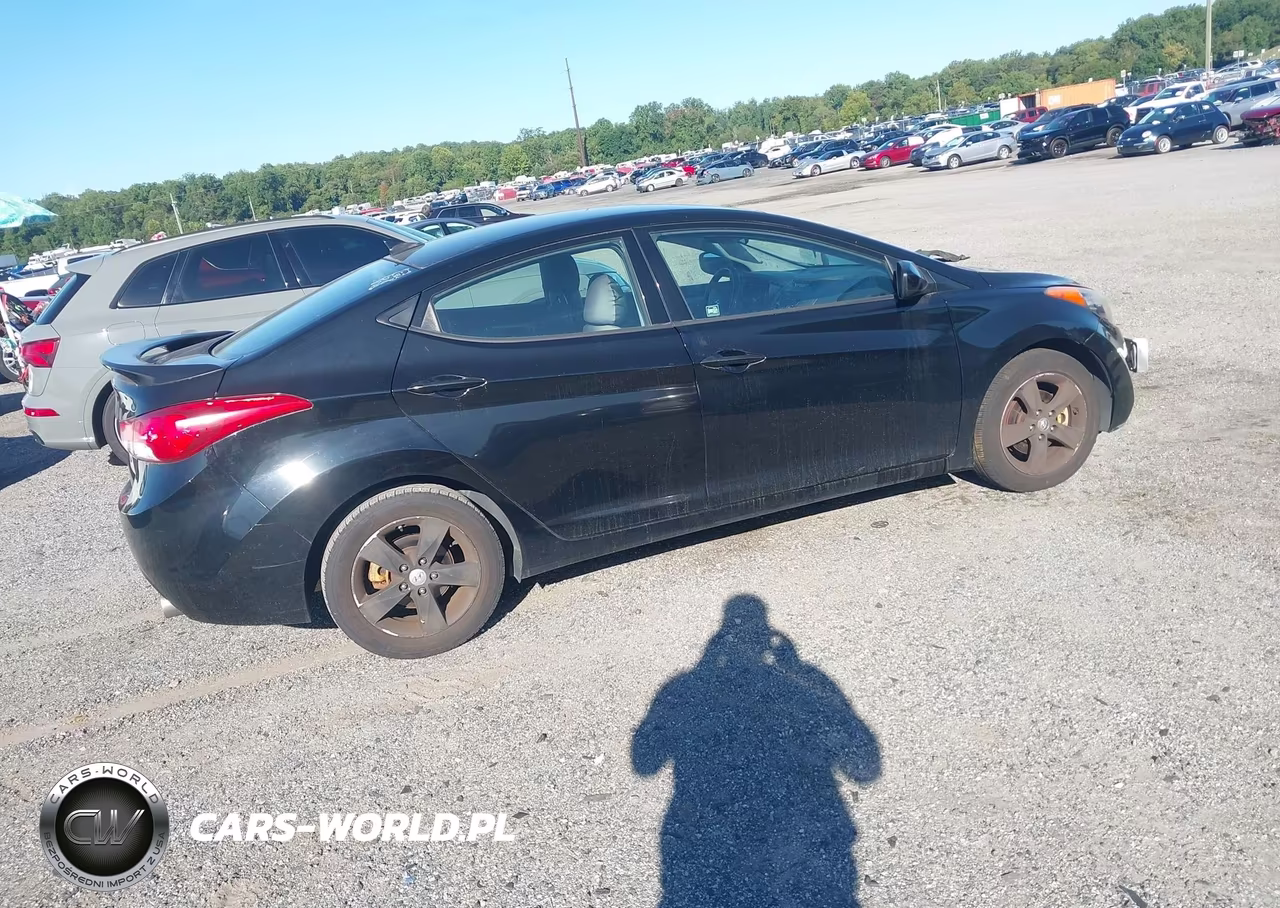2013 Hyundai Elantra Gls VIN:KMHDH4AE9DU745481 - 4