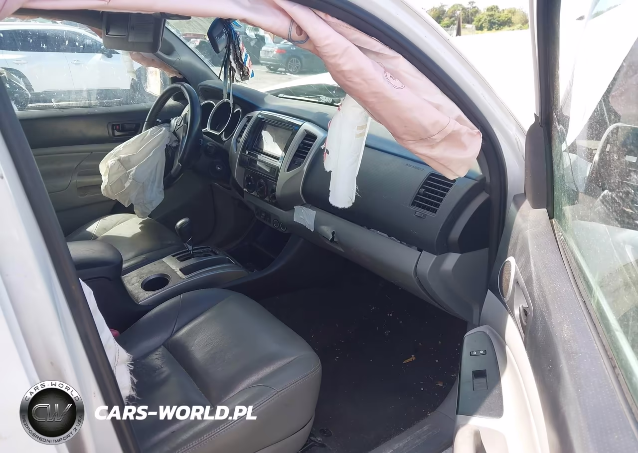 2015 Toyota Tacoma Prerunner V6 VIN:5TFJU4GN2FX067961 - 5
