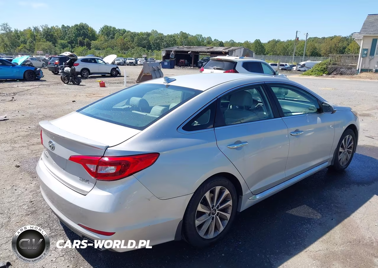 2017 Hyundai Sonata Sport VIN:5NPE34AF7HH452131 - 4