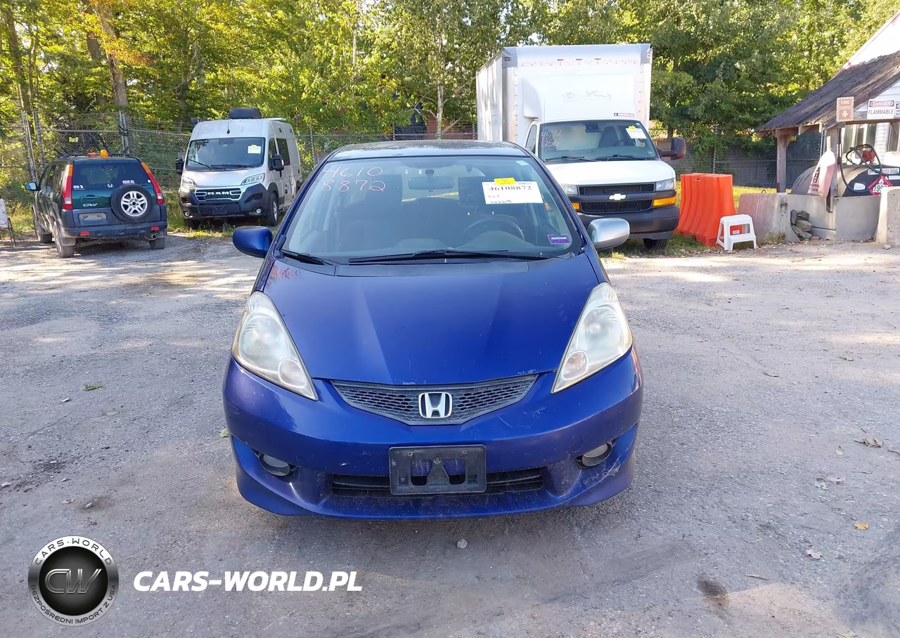 2011 Honda Fit Sport VIN:JHMGE8H53BC021990 - 13
