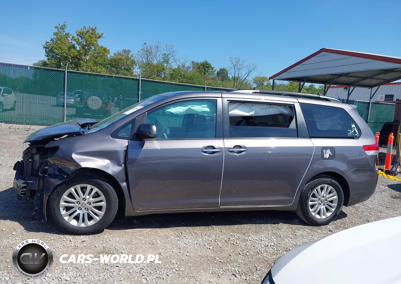 2013 Toyota Sienna Xle V6 8 Passenger VIN:5TDYK3DC4DS302154 - 14