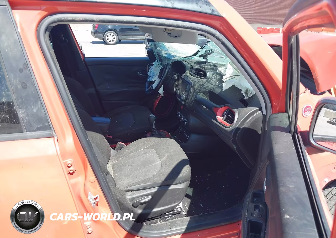 2015 Jeep Renegade Trailhawk VIN:ZACCJBCT0FPB36224 - 5